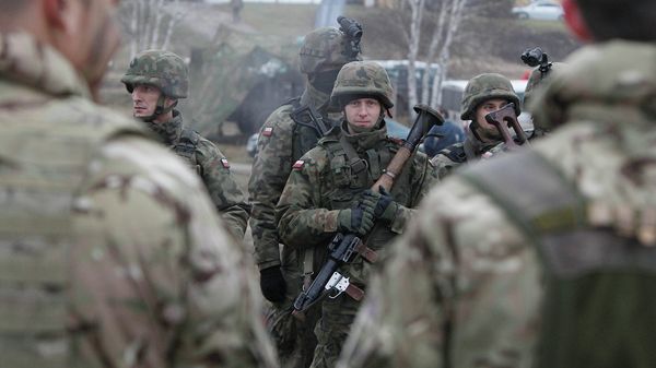 Polish troops take part in joint military exercise in Swietoszow, Poland, on Friday Nov. 21, 2014 - Sputnik International