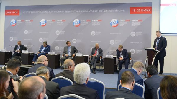 Business roundtable, Russia-India: mutual investment opportunities, at 2015 St.Petersburg International Economic Forum Business roundtable, Russia-India: mutual investment opportunities, at 2015 St.Petersburg International Economic Forum - Sputnik International