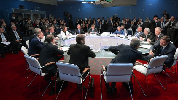Business roundtable, Business Perspective on EU-EAEU as a Formula for Cooperation, at 2015 St.Petersburg International Economic Forum - Sputnik International