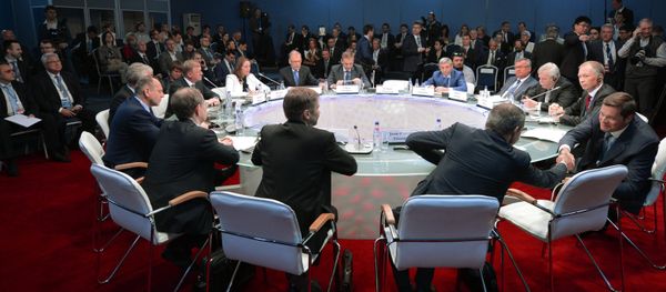 Business roundtable, Business Perspective on EU-EAEU as a Formula for Cooperation, at 2015 St.Petersburg International Economic Forum - Sputnik International