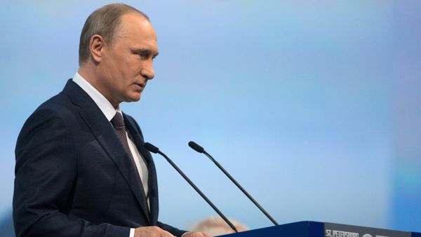 Russian President Vladimir Putin speaks during a session of the St. Petersburg International Economic Forum 2015 Russian President Vladimir Putin speaks during a session of the St. Petersburg International Economic Forum 2015 - Sputnik International
