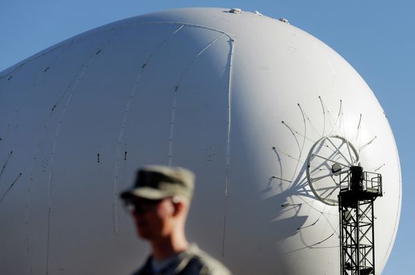 An unmanned aerostat that is part of a new U.S. military cruise-missile defense system. An unmanned aerostat that is part of a new U.S. military cruise-missile defense system. - Sputnik International