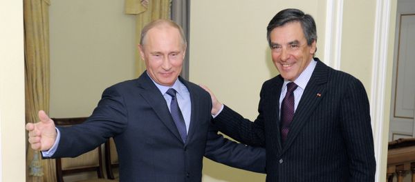 Vladimir Putin meets with Francois Charles Armand Fillon - Sputnik International