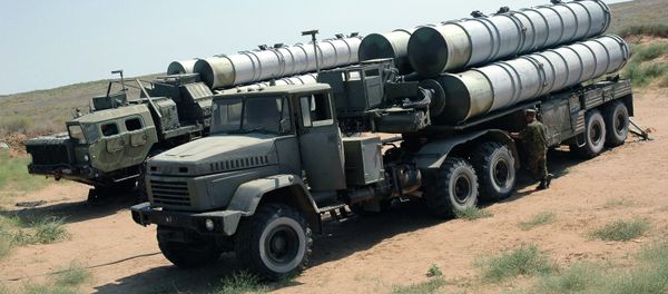 An S-300 surface-to-air missile system - Sputnik International