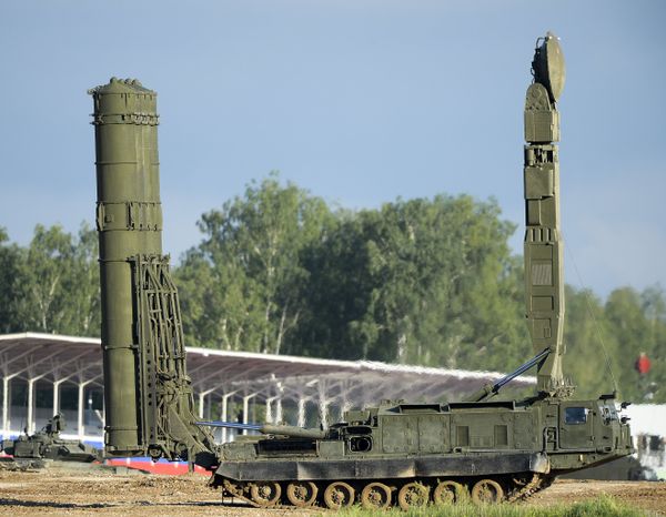 S-300VM Antei-2500 air defense system - Sputnik International