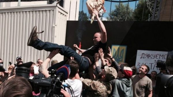 A Kiev court has released Denis Polishchuk, one of the men suspected in the murder of Ukrainian journalist Oles Buzina, on bail, RBK-Ukraina reports, citing the suspect's lawyer. - Sputnik International