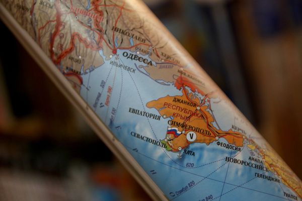 Political maps showing Crimea as part of Russian Federation now on sale in Simferopol Political maps showing Crimea as part of Russian Federation now on sale in Simferopol - Sputnik International