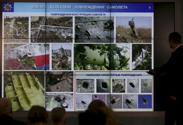 People attend a news conference, organized by officials of Russian missile manufacturer Almaz-Antey and dedicated to the Malaysia Airlines flight MH17 crash, in Moscow, Russia, June 2, 2015 - Sputnik International