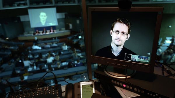 NSA former intelligence contractor Edward Snowden is seen via live video link from Russia on a computer screen during a parliamentary hearing on the subject of Improving the protection of whistleblowers, on June 23, 2015, at the Council of Europe in Strasbourg NSA former intelligence contractor Edward Snowden is seen via live video link from Russia on a computer screen during a parliamentary hearing on the subject of Improving the protection of whistleblowers, on June 23, 2015, at the Council of Europe in Strasbourg - Sputnik International