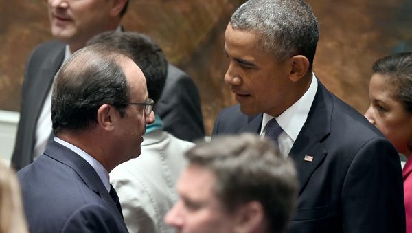 US President Barack Obama speaks with French President Francois Hollande at special meeting of the UN security council during the 69th Session of the UN General Assembly on September 24, 2014 in New York US President Barack Obama speaks with French President Francois Hollande at special meeting of the UN security council during the 69th Session of the UN General Assembly on September 24, 2014 in New York - Sputnik International