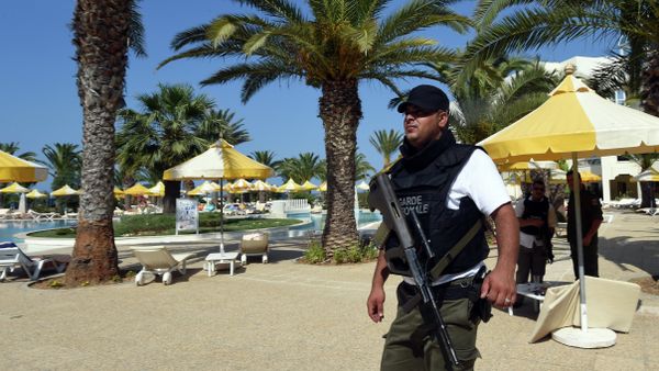 A Tunisian security member stands next to a swimming pool at the resort town of Sousse, a popular tourist destination 140 kilometres (90 miles) south of the Tunisian capital, on June 26, 2015, following a shooting attack A Tunisian security member stands next to a swimming pool at the resort town of Sousse, a popular tourist destination 140 kilometres (90 miles) south of the Tunisian capital, on June 26, 2015, following a shooting attack - Sputnik International