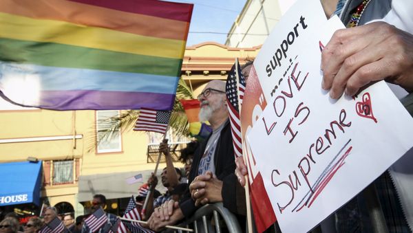 People celebrate decision that legalized same-sex marriage throughout the country - Sputnik International