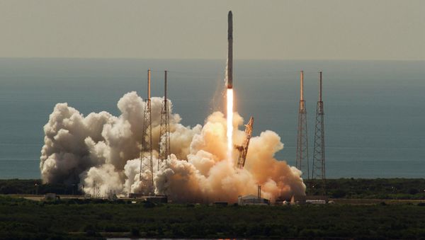 An unmanned SpaceX Falcon 9 rocket launches from Cape Canaveral, Florida - Sputnik International