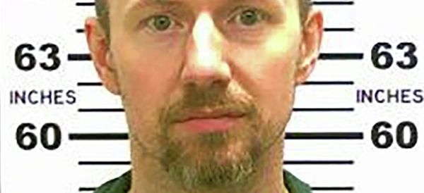 Escaped convict David Sweat is pictured in this undated handout photo released by the New York State Police - Sputnik International