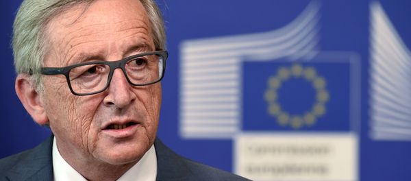 European Commission President Jean-Claude Juncker speaks during a joint press conference with NATO Secretary General after a meeting on June 16, 2015 at EU headquarters in Brussels. - Sputnik International