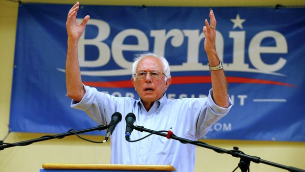Democratic presidential candidate, Sen. Bernie Sanders, I-Vt., speaks during a town hall meeting at Nashua Community College in Nashua, N.H., Saturday, June 27, 2015 - Sputnik International