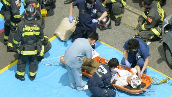 A passenger receives medical treatment - Sputnik International