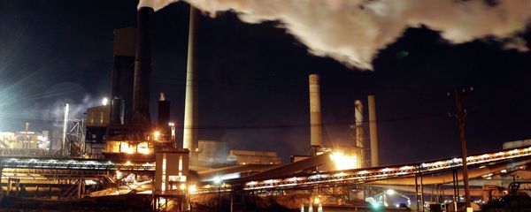 In this photo taken Friday, July 8, 2011, smoke bellows from a chimney stack at BlueScope Steel's steelworks at Port Kembla, south of Sydney, Australia In this photo taken Friday, July 8, 2011, smoke bellows from a chimney stack at BlueScope Steel's steelworks at Port Kembla, south of Sydney, Australia - Sputnik International