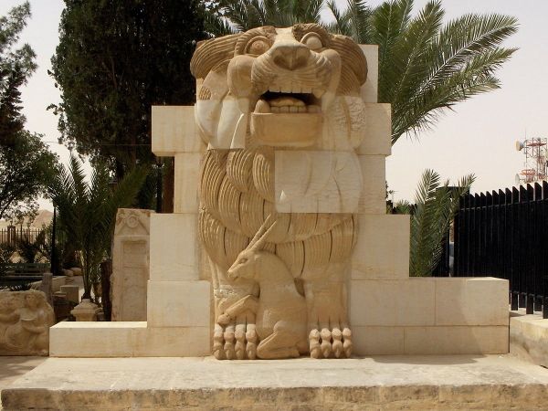 Lion in the garden of Palmyra Archeological Museum Lion in the garden of Palmyra Archeological Museum - Sputnik International