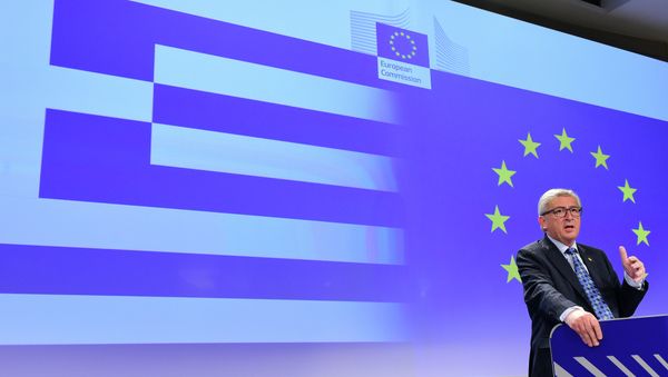 European Commission President Jean-Claude Juncker gives a press conference on Greece at the EU headquarters in Brussels on June 29, 2015. - Sputnik International