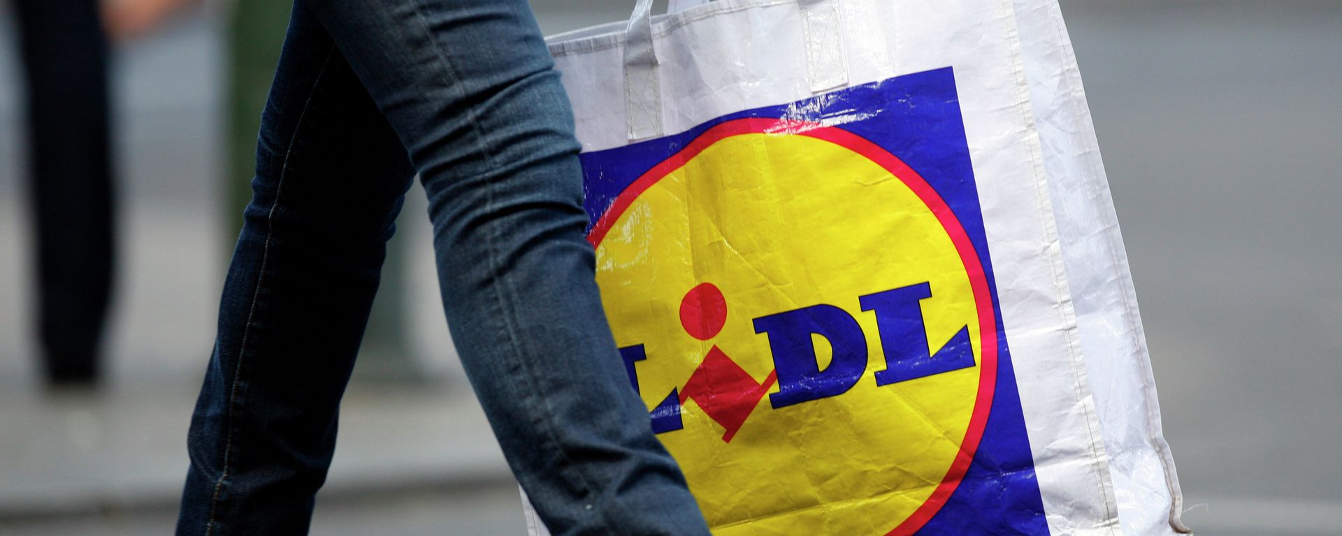 Lidl shopping bag, file photo. - Sputnik International, 1920, 01.05.2022
