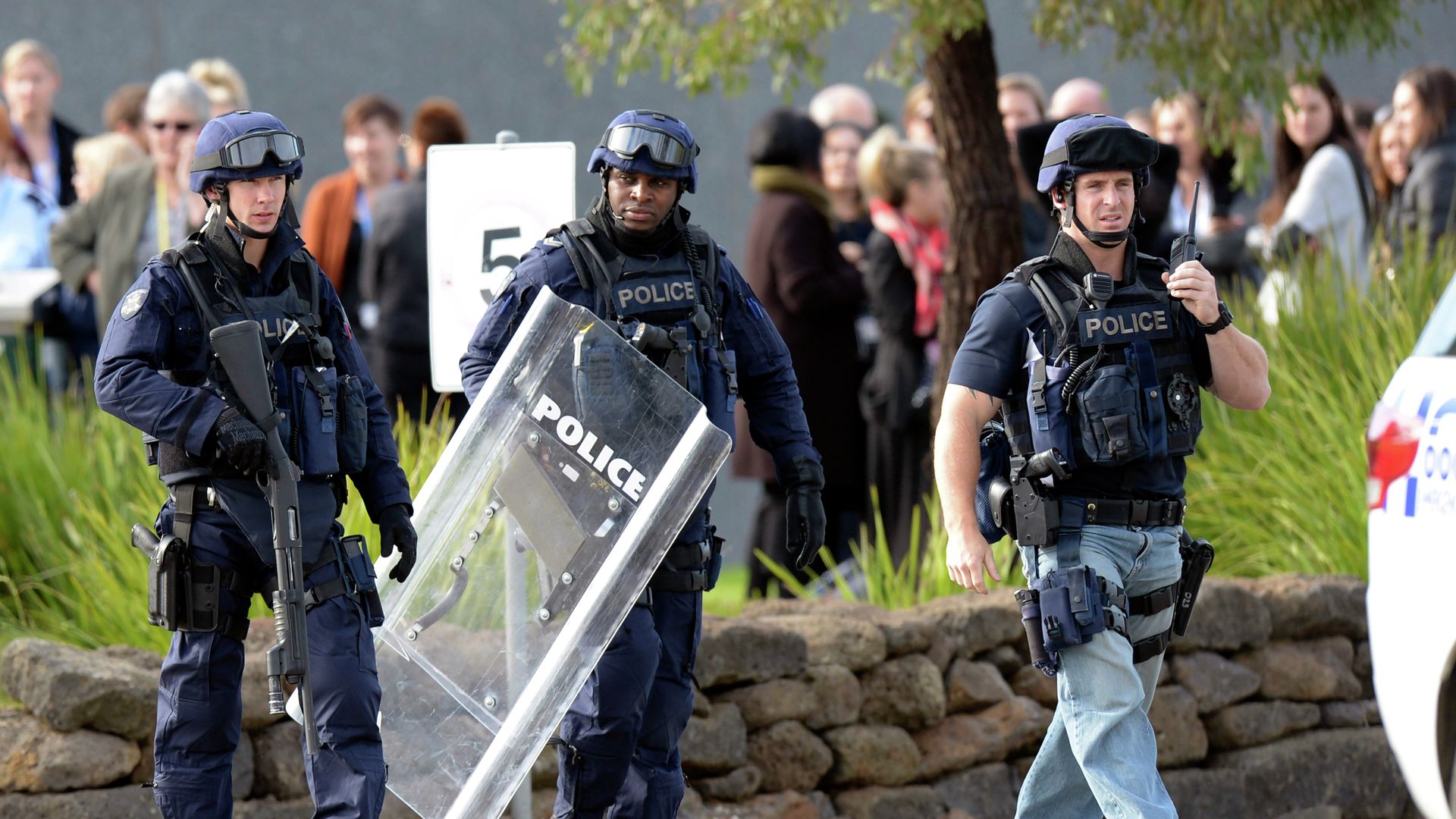June 30, 2015 photo, police walk outside Ravenhall Prison in Melbourne, Australia June 30, 2015 photo, police walk outside Ravenhall Prison in Melbourne, Australia - Sputnik International, 1920, 28.07.2023