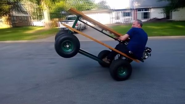 7 hp motor attached to picnic table - Sputnik International