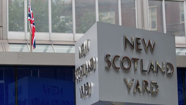 Britain's Metropolitan police headquarters, also known as Scotland Yard, is pictured in central London, on September 4, 2014 - Sputnik International