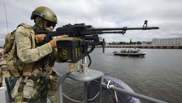 Grace and Power: Majestic Maritime Defense Show in St. Petersburg - Sputnik International