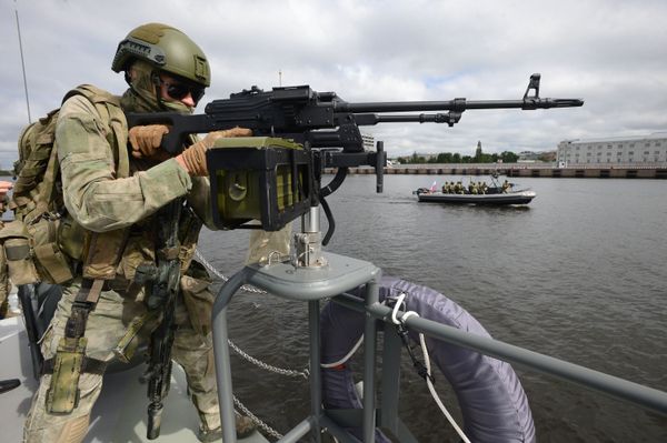 Grace and Power: Majestic Maritime Defense Show in St. Petersburg - Sputnik International