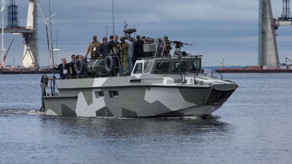 Vice-prime Minister Dmitry Rogozin (center) on board the warfare craft at the opening ceremony of the Fifteenth International Maritime Defense Show in St.Petersburg. Vice-prime Minister Dmitry Rogozin (center) on board the warfare craft at the opening ceremony of the Fifteenth International Maritime Defense Show in St.Petersburg. - Sputnik International