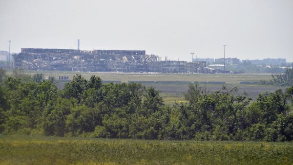 A view from the positions of the Ukrainian armed forces shows the local airport outside Donetsk, Ukraine - Sputnik International
