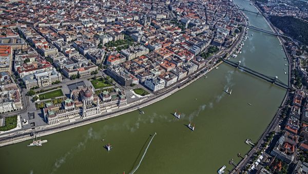 Martin Sonka of the Czech Republic performs during the finals of the fourth stage of the Red Bull Air Race World Championship in Budapest, Hungary on July 5, 2015 - Sputnik International