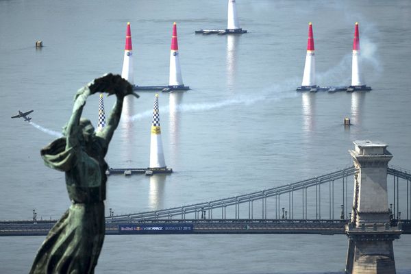 Dancing Through the Sky: Best Moments of Red Bull Air Race in Budapest Dancing Through the Sky: Best Moments of Red Bull Air Race in Budapest - Sputnik International