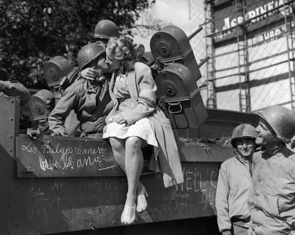 Pucker Up Buttercup! World Celebrates Int'l Kissing Day - Sputnik International