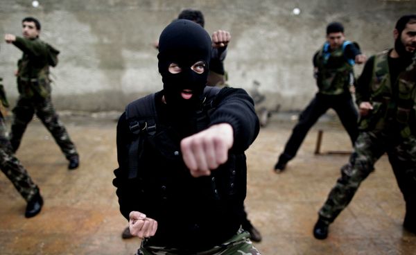Syrian rebels attend a training session in Maaret Ikhwan, near Idlib, Syria in 2012. - Sputnik International