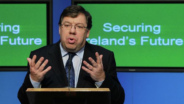 Irish Prime Minister Brian Cowen speaks to the media at government buildings, Dublin, Ireland, Wednesday, Nov. 24, 2010. - Sputnik International