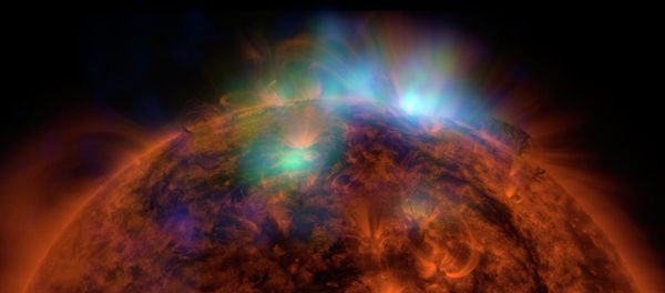 The first high-energy X-ray picture taken by NuSTAR, showing the Sun's west limb, was released in December. - Sputnik International