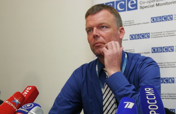 Deputy Chief Monitor of OSCE Special Monitoring Mission to Ukraine Alexander Hug speaks with journalists Deputy Chief Monitor of OSCE Special Monitoring Mission to Ukraine Alexander Hug speaks with journalists - Sputnik International
