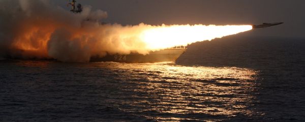 A Moskit supersonic anti-ship missile is launched from a missile boat A Moskit supersonic anti-ship missile is launched from a missile boat - Sputnik International