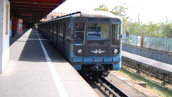 Train at Kőbanya-Kispest metro station in Budapest - Sputnik International