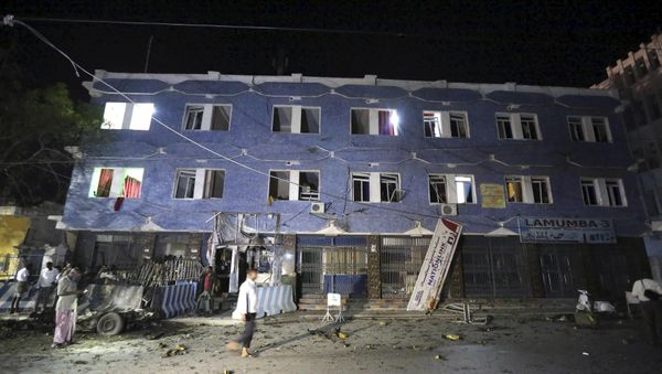 A general view shows Weheliye hotel after an explosion in Somalia's capital Mogadishu, July 10, 2015 A general view shows Weheliye hotel after an explosion in Somalia's capital Mogadishu, July 10, 2015 - Sputnik International