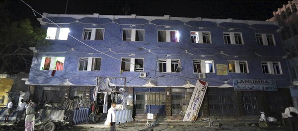 A general view shows Weheliye hotel after an explosion in Somalia's capital Mogadishu, July 10, 2015 A general view shows Weheliye hotel after an explosion in Somalia's capital Mogadishu, July 10, 2015 - Sputnik International