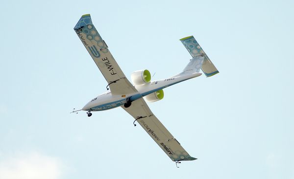 An Airbus Group E-Fan electric aircraft flies during the ILA Berlin Air Show in Berlin, Germany, May 20, 2014. An Airbus Group E-Fan electric aircraft flies during the ILA Berlin Air Show in Berlin, Germany, May 20, 2014. - Sputnik International