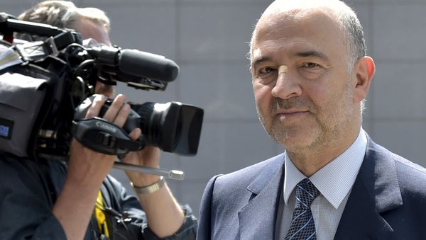 European Economic and Financial Affairs Commissioner Pierre Moscovici arrives to attend an euro zone finance ministers meeting in Brussels, Belgium, July 11, 2015 European Economic and Financial Affairs Commissioner Pierre Moscovici arrives to attend an euro zone finance ministers meeting in Brussels, Belgium, July 11, 2015 - Sputnik International