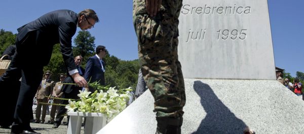 Serbia's Prime Minister Aleksandar Vucic lays flowers during a ceremony marking the 20th anniversary of the Srebrenica massacre in Potocari, near Srebrenica, Bosnia and Herzegovina July 11, 2015 Serbia's Prime Minister Aleksandar Vucic lays flowers during a ceremony marking the 20th anniversary of the Srebrenica massacre in Potocari, near Srebrenica, Bosnia and Herzegovina July 11, 2015 - Sputnik International