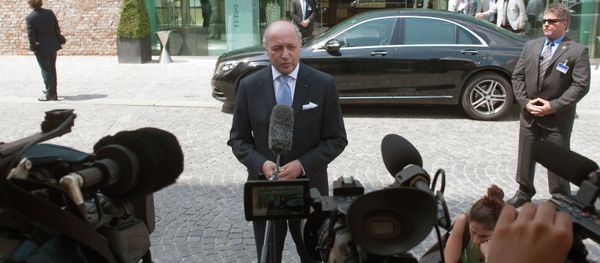 French Foreign Minister Laurent Fabius speaks to journalists in front of the Palais Coburg Hotel, where the Iran nuclear talks meetings are being held, in Vienna, Austria on July 12, 2015 French Foreign Minister Laurent Fabius speaks to journalists in front of the Palais Coburg Hotel, where the Iran nuclear talks meetings are being held, in Vienna, Austria on July 12, 2015 - Sputnik International