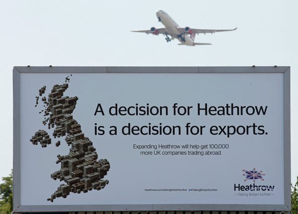 An aircraft takes off from Heathrow airport An aircraft takes off from Heathrow airport - Sputnik International