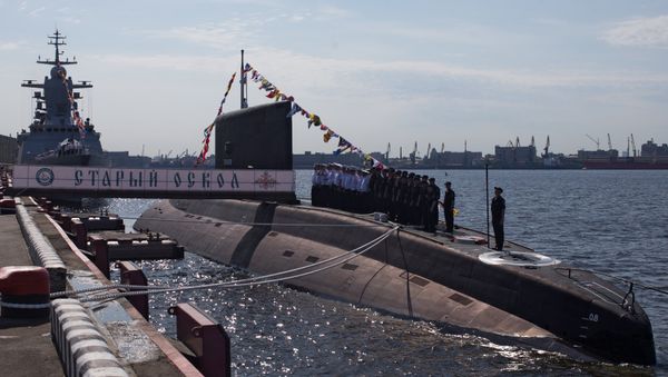 Stary Oskol submarine hoists its flag in St. Petersburg - Sputnik International