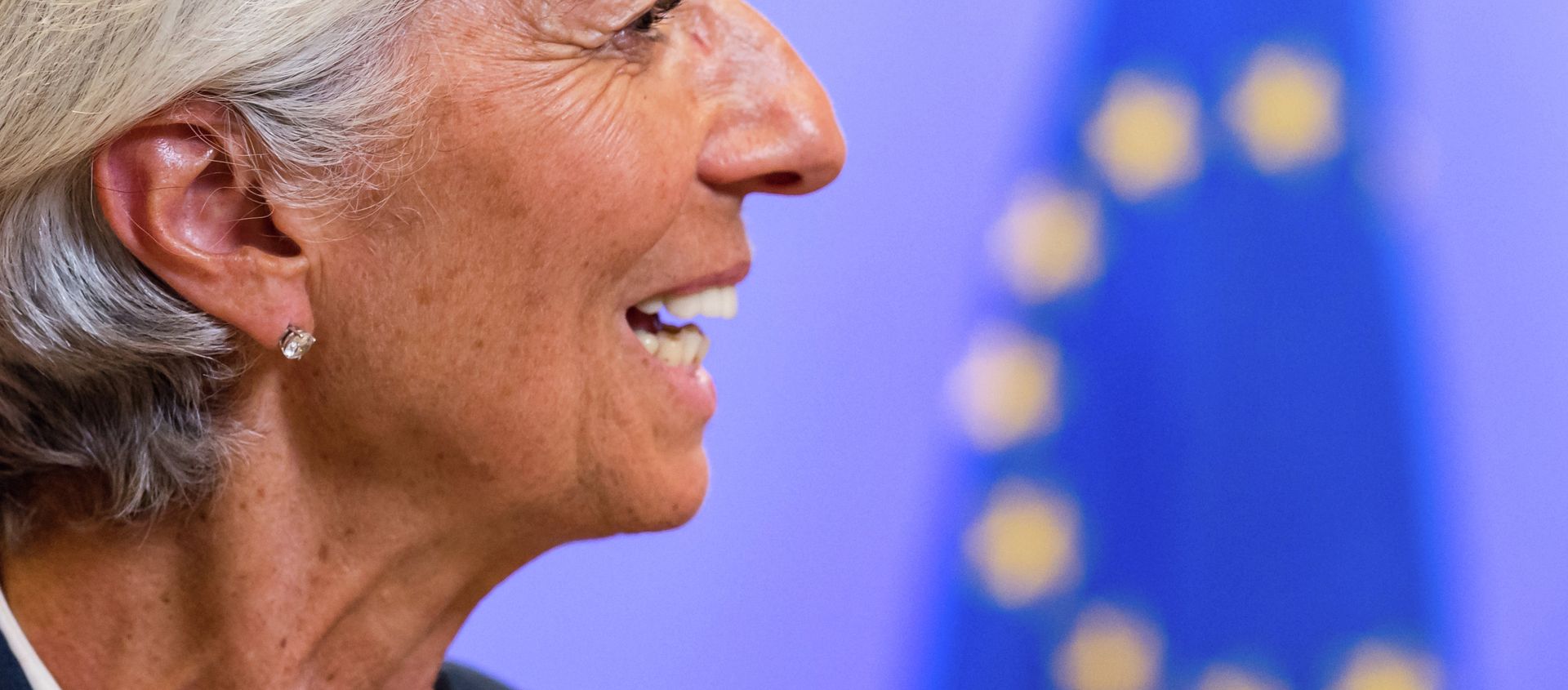 Managing Director of the International Monetary Fund Christine Lagarde smiles as she leaves after a meeting of Eurozone heads of state at the EU Council building in Brussels on Monday, July 13, 2015. Managing Director of the International Monetary Fund Christine Lagarde smiles as she leaves after a meeting of Eurozone heads of state at the EU Council building in Brussels on Monday, July 13, 2015. - Sputnik International, 1920, 14.01.2021